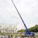 Автокран Liebherr LTM 1050 на театральном фестивале в Парке Горького