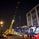 Автокран Liebherr LTM 1500 на монтаже пешеходного моста в Москве