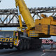 Автокран Liebherr LTM 1500 на монтаже пешеходного моста