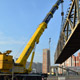 Автокран Liebherr LTM 1500 на монтаже пешеходного моста