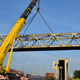Автокран Liebherr LTM 1500 на монтаже пешеходного моста